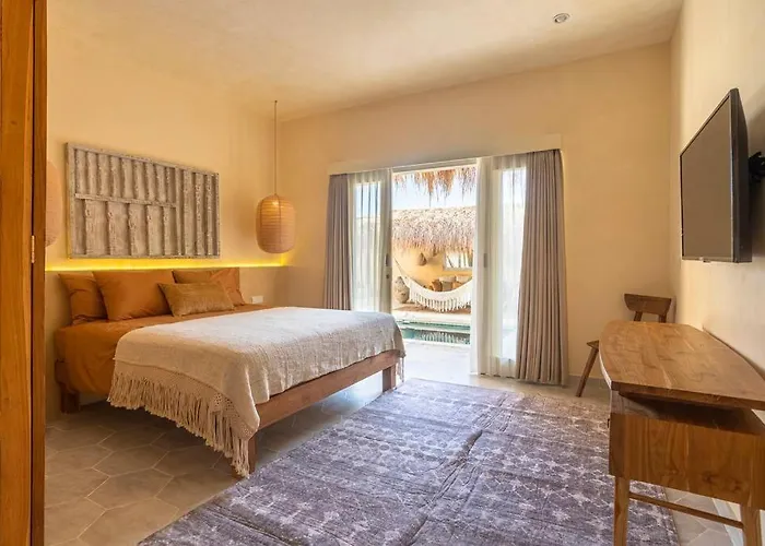 Sol - Lovely Mediterranean Style 3br W/pool.