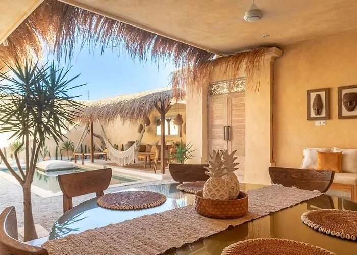 Sol - Lovely Mediterranean Style 3br W/pool. *
