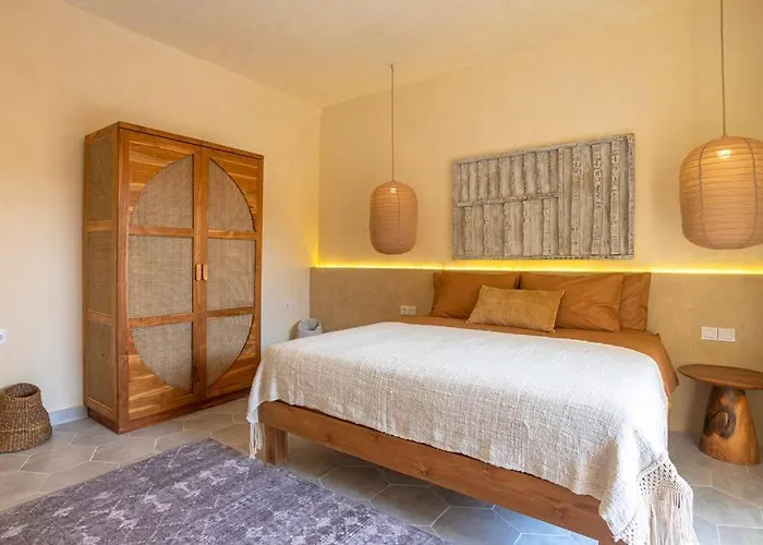 Sol - Lovely Mediterranean Style 3br W/pool. 别墅
