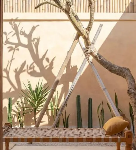 Sol - Lovely Mediterranean Style 3br W/pool. 别墅 *